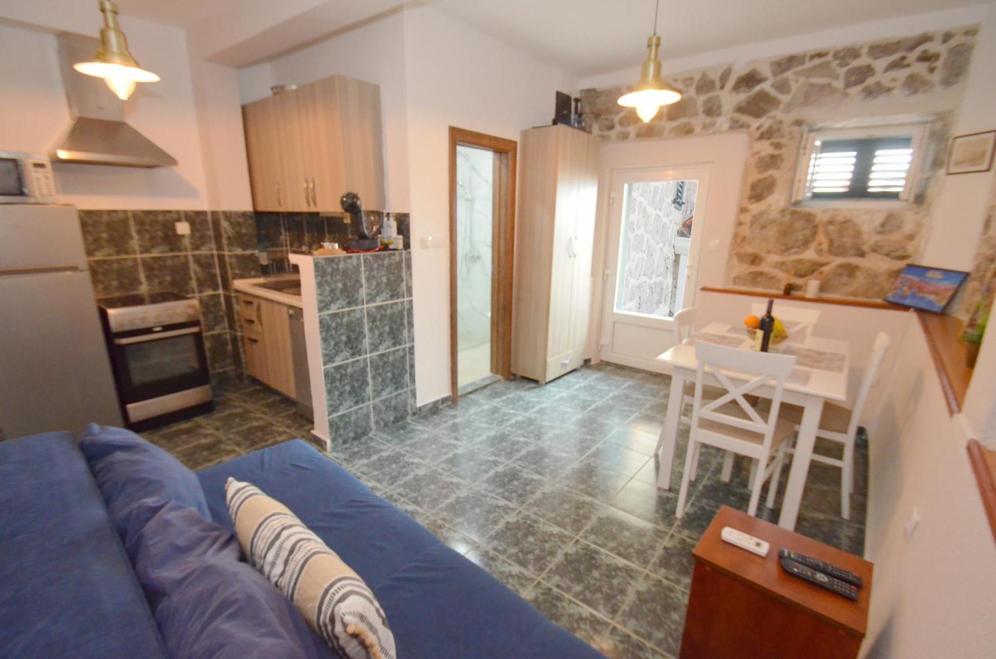 Holiday Home Brinic Тиват Экстерьер фото