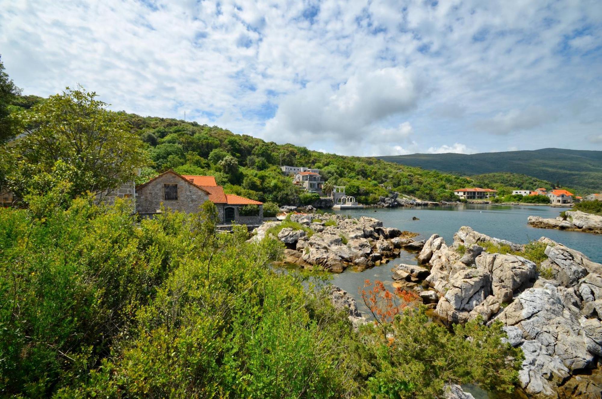 Holiday Home Brinic Тиват Экстерьер фото