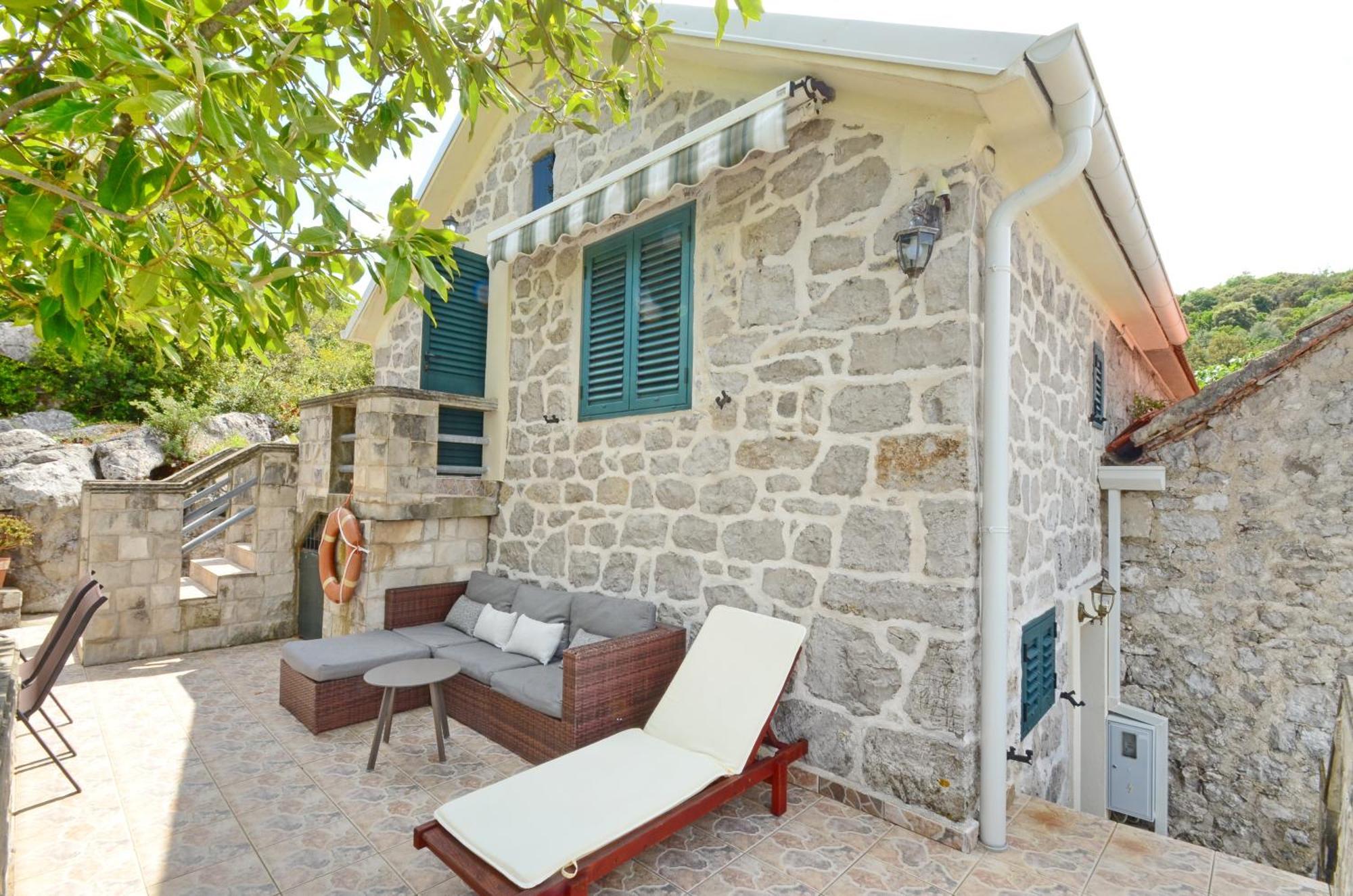 Holiday Home Brinic Тиват Экстерьер фото