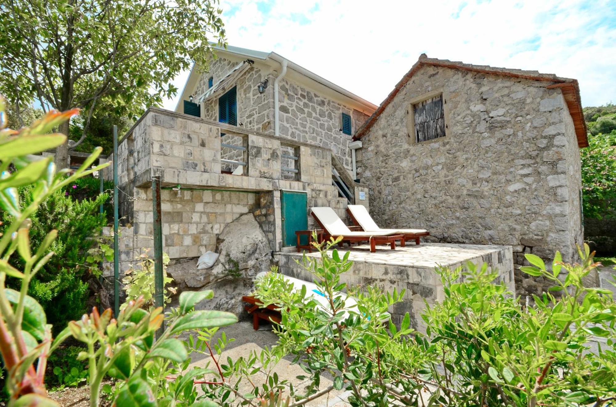 Holiday Home Brinic Тиват Экстерьер фото