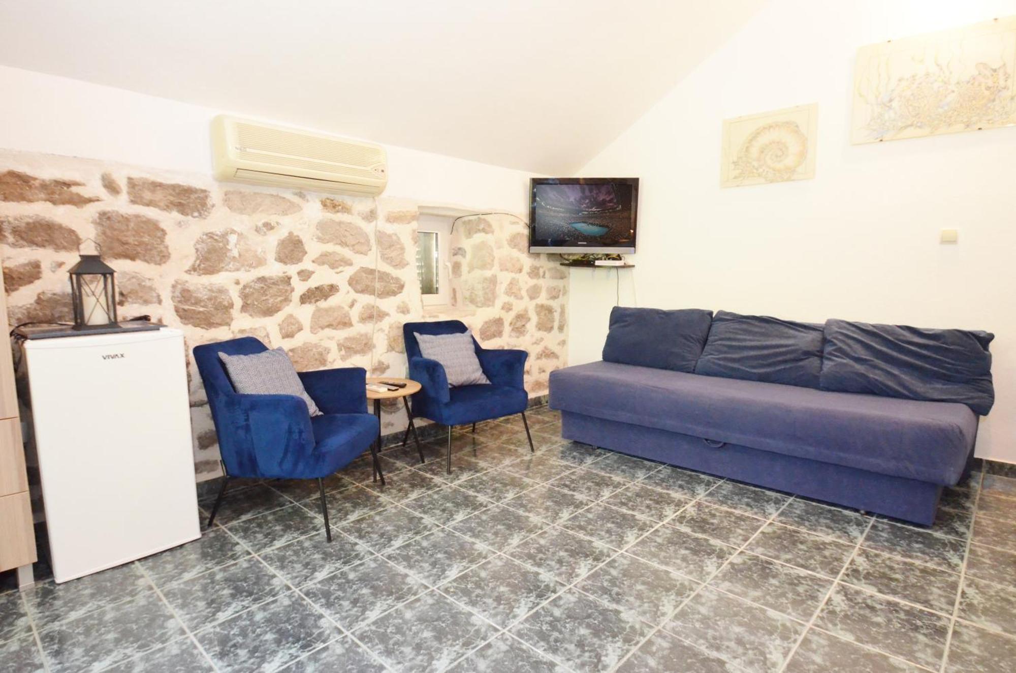 Holiday Home Brinic Тиват Экстерьер фото